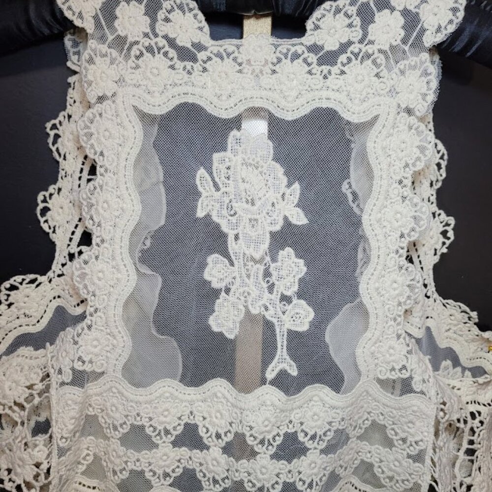 Umgee Women's Boho Style Lace Ruffle Crop Vest S/M - Picture 9 of 10